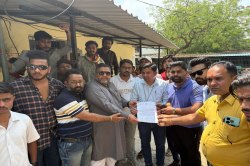 Youth congress protest: हल्की आंधी में भी फाल्ट, घंटों गुल हो रही बिजली, युवक
कांग्रेसियों ने विद्युत दफ्तर का किया घेराव - image