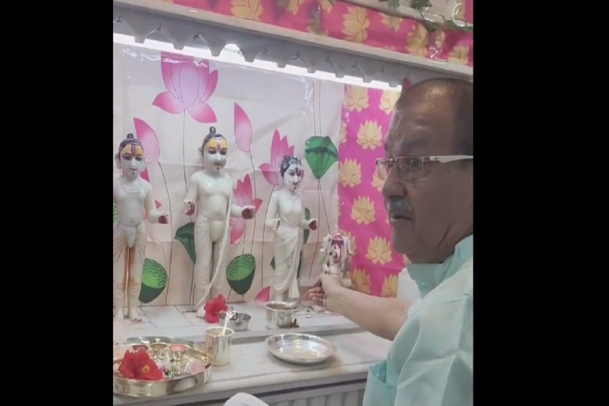 Raipur News : चैत्र नवरात्र पंचमी पर श्री राम मंदिर में वामनराव लाखे परिवारजनों ने किया अभिषेक