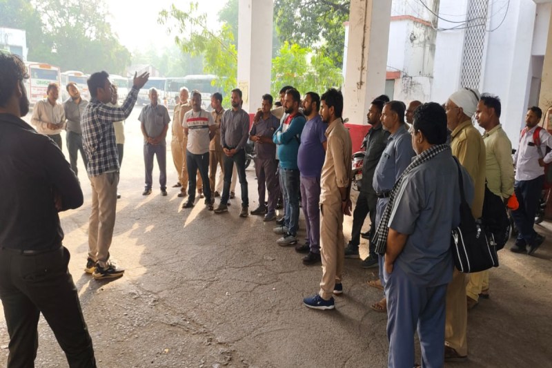 सेंट्रल रीजनल वर्कशॉप कर्मचारी संघ ने उठाई आवाज़, 23 अप्रैल को चारबाग बस स्टेशन पर स्वाभिमान बैठक में शामिल होने की अपील...