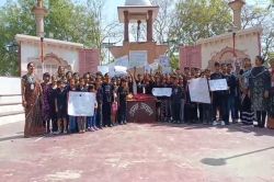 पहलगाम आतंकी हमले के विरोध में अलवर के बच्चों का प्रदर्शन, न्याय की उठी मांग - image