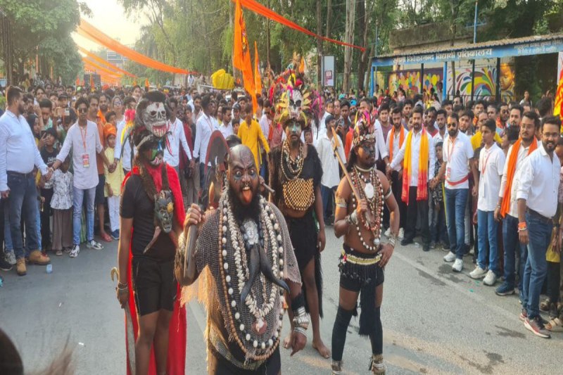 Sri Ram sena railly: चैत्र नवरात्रि पर श्रीराम सेना ने शहर में निकाली विशाल शोभायात्रा, शिव तांडव व कटप्पा रहे मुख्य आकर्षण