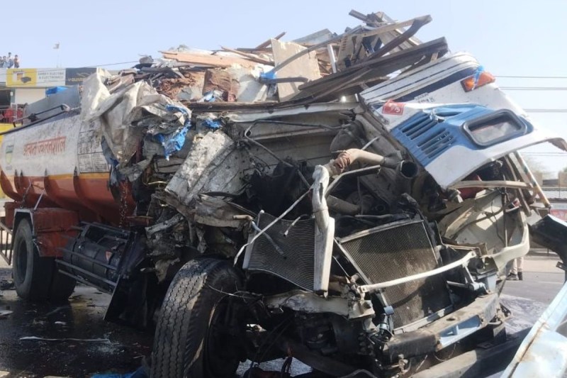 Tanker and trailer collide in Jodhpur