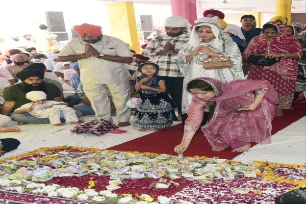 Vaishakhi Parv gurudware me kirtan 