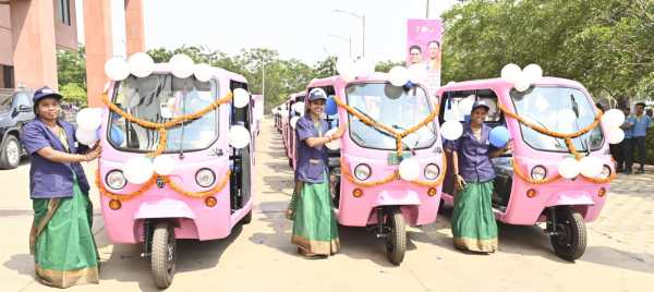 Raipur News: नवा रायपुर में शुरू हुई ई ऑटो सेवा, मुख्यमंत्री ने किया शुभारंभ, देखें तस्वीरें 
