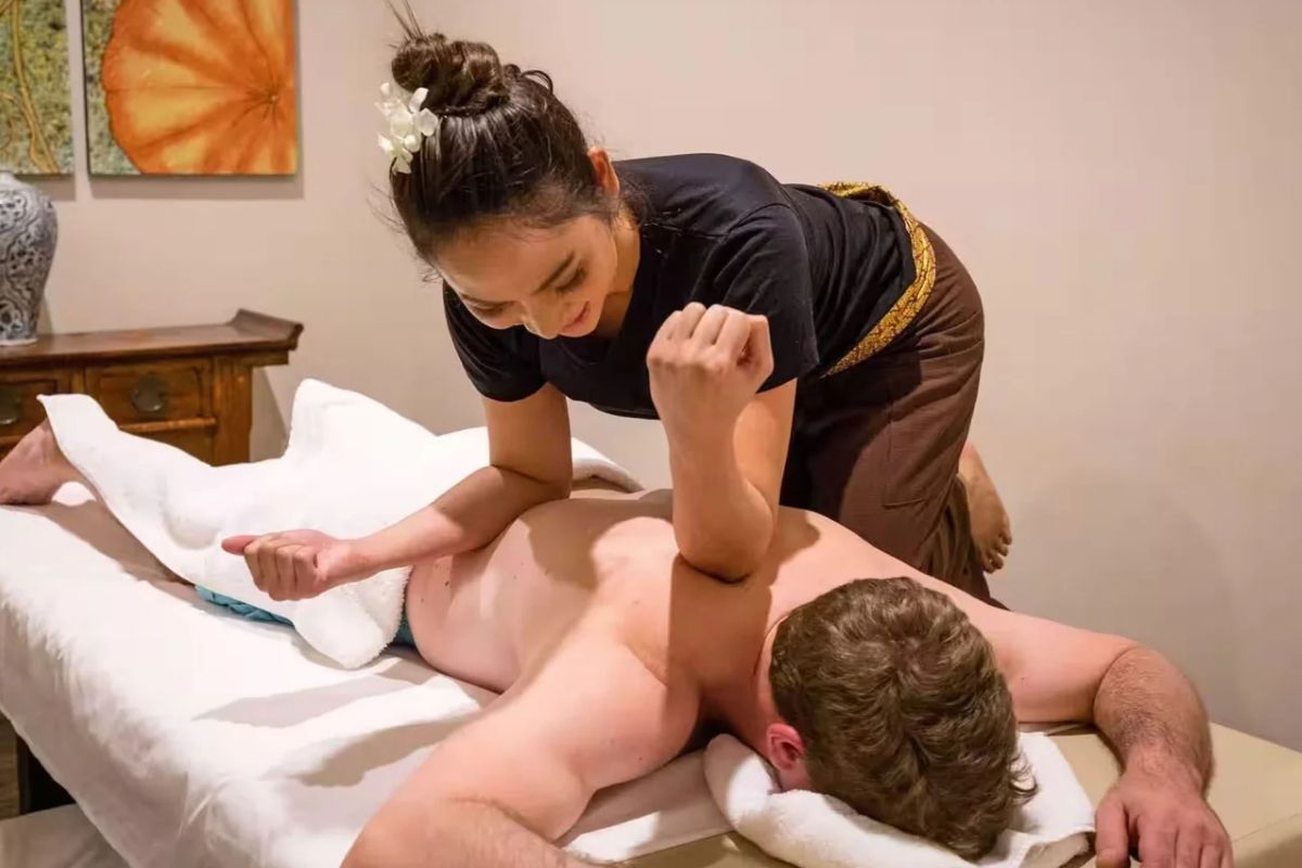 Delhi NCR Crime: बॉडी मसाज के नाम पर स्पेशल सर्विस, होटल पहुंचते ही ग्राहकों के साथ शुरू होता था गंदा खेल