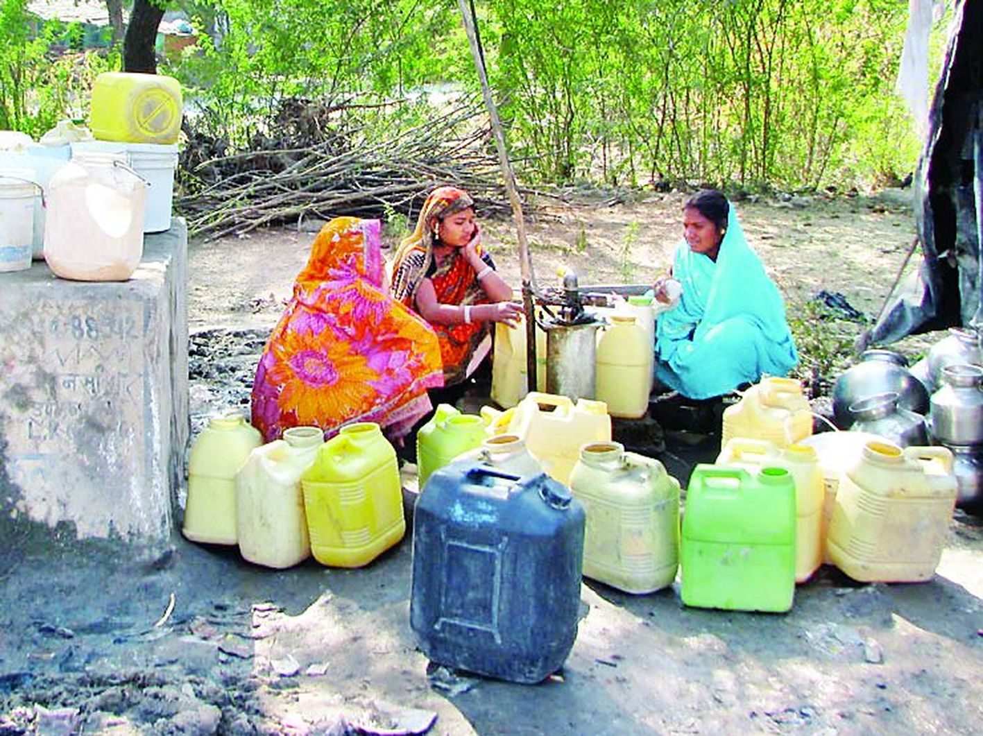 अधूरी पाइप लाइन बढ़ा रही पेयजल संकट, अभियंता नहीं दे रहे ध्यान