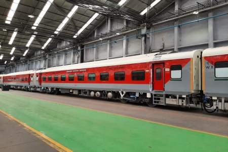 भारतीय रेल का नया कीर्तिमान, पिछले वित्त वर्ष में बनाए 7,134 कोच