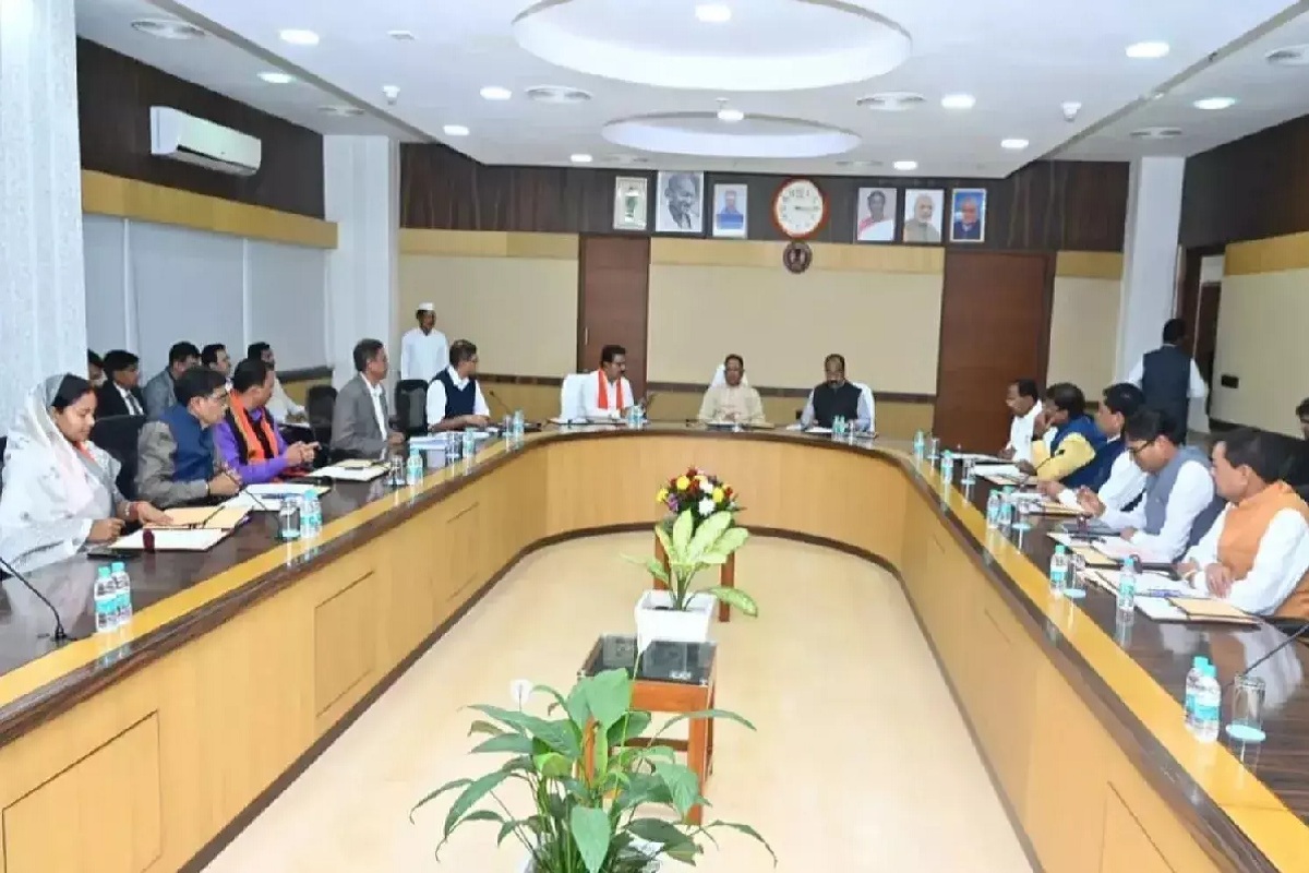 CG Cabinet Decision: मुख्यमंत्री विष्णु देव साय कैबिनेट की बैठक में लिए गए 5 बड़े फैसले, 2621 सहायक शिक्षकों की होगी नियुक्ति
