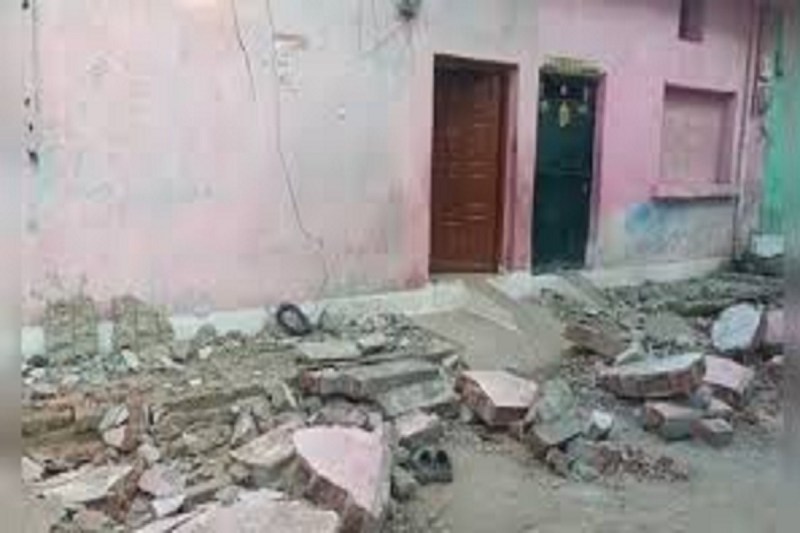 CG News: डीजे वाहन की टक्कर से छज्जा गिरा, एक की मौत