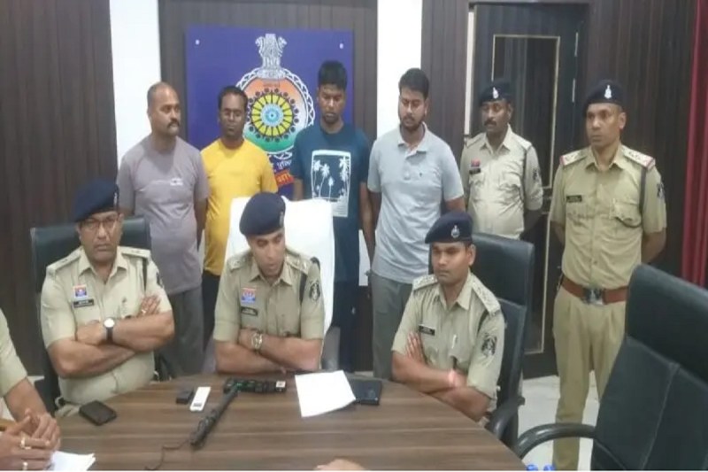 CG Crime: आरक्षक और डायल 112 का ड्राइवर बेच रहे थे गांजा, वाहन चेकिंग में पकड़ाए