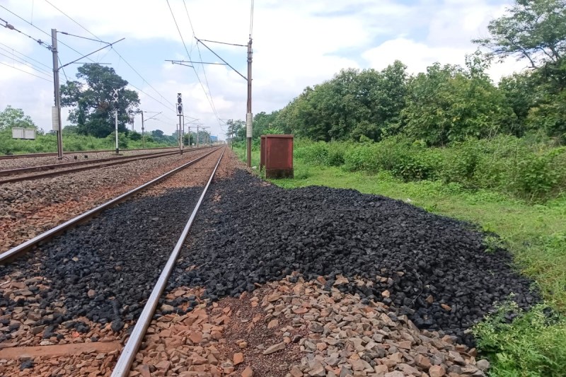 CG Crime: रेलवे सिग्नल को कपड़े से ढक मालगाड़ी से कोयला चोरी, 4 आरोपी गिरफ्तार