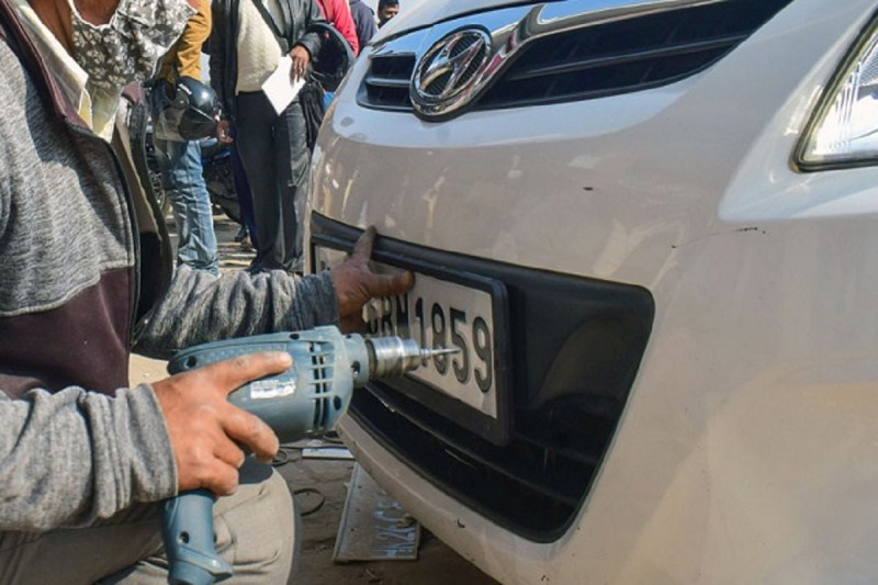 CG News: हाई सिक्योरिटी नंबर प्लेट लगाने आज अंतिम मौका, नहीं तो देना पड़ेगा 10 हजार तक चालान