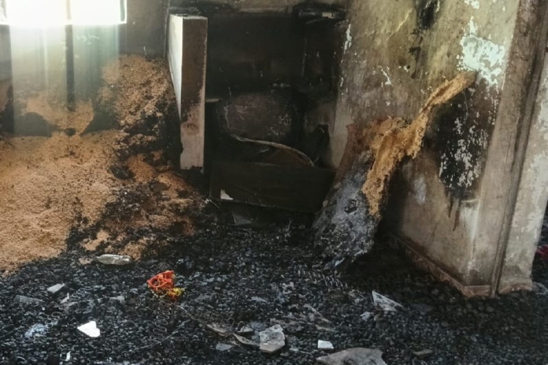 CG News: शराब के नशे में धुत युवक ने अपने ही घर में लगाई आग, सोने चांदी के जेवर जलकर खाक