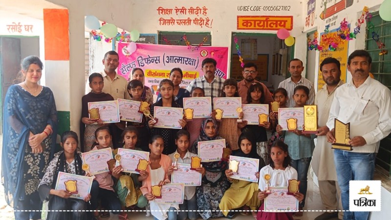 girl students showed their self-defense skills In Rampur