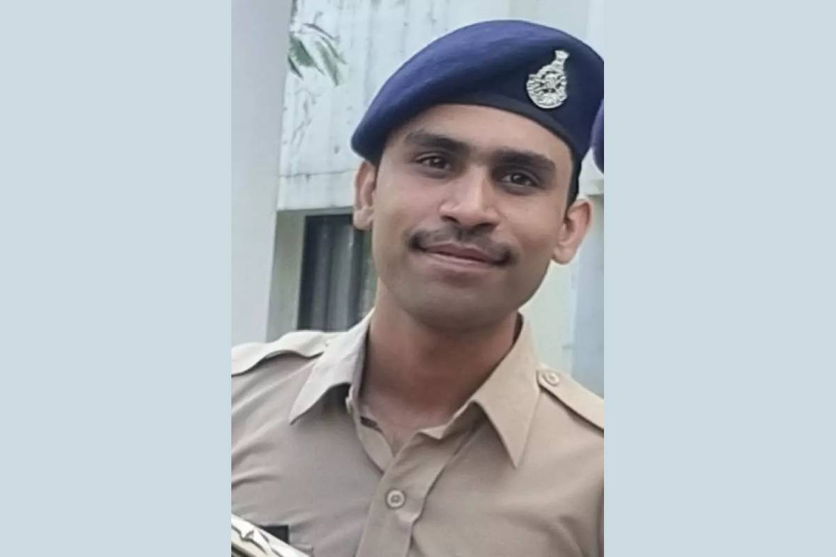 लास्ट बॉल पर मिली जीत का जश्न मना रहे 28 साल के आरक्षक को आया कार्डियक अरेस्ट