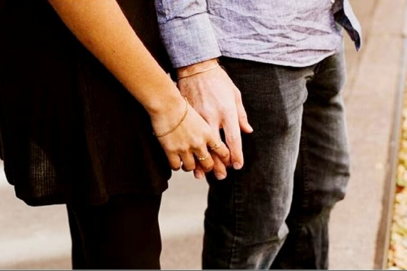 unique case of man left his two wives and ran away with the third woman in alirajpur mp