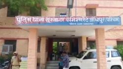गर्मी में टायर फटने से क्रूजर पलटी, महिला की मौत - image