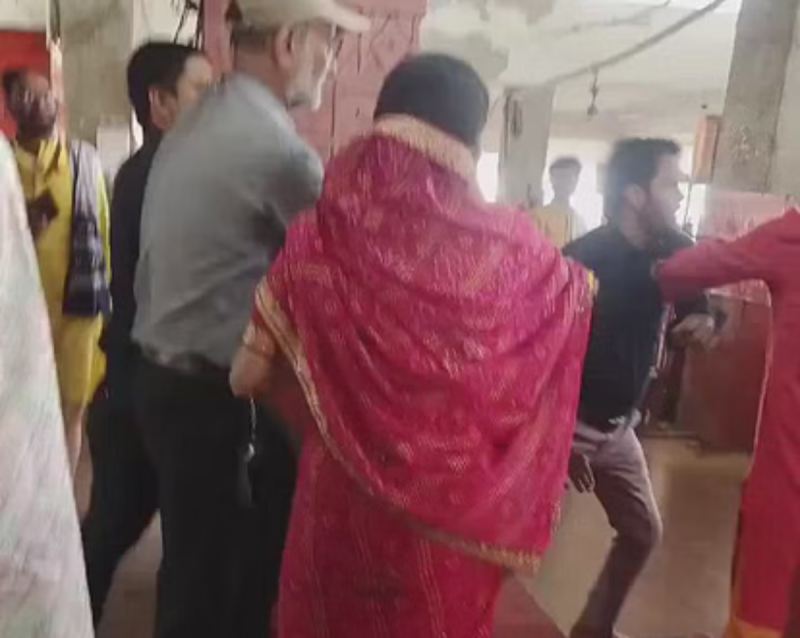 mangalnath temple employee resorted to hooliganism against a central officer in Ujjain
