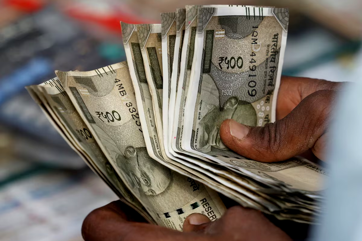 How is productivity linked bonus calculated?, What is a productivity bonus?, Who is eligible for PLB bonus?, उत्पादकता से जुड़े बोनस की गणना कैसे की जाती है?, उत्पादकता बोनस क्या है?, Productivity Linked Bonus for Central Government employees, Productivity linked bonus eligibility, Productivity linked bonus calculator, Productivity Linked bonus in railway, Productivity Linked Bonus taxable, 78 days bonus for railway employees calculation, Railway bonus calculation formula, Railway Bonus eligibility,