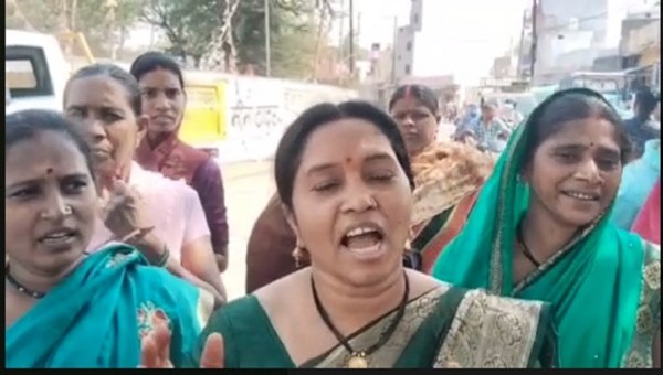 इस राज्य की राजधानी में पानी की समस्या को लेकर महिलाएं मुखरे, watch the video