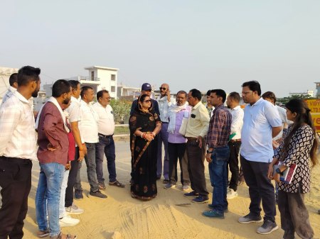 जनप्रतिनिधियों और अधिकारियों के निरीक्षण के बाद भी न समय पर काम हो रहा, ना ही गुणवत्ता सही