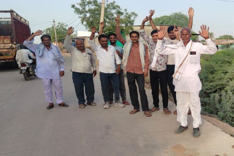 अधूरा निर्माण बना परेशानी का सबब, लोगों ने किया प्रदर्शन