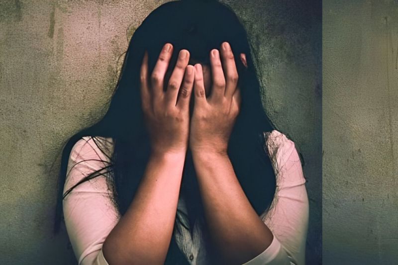 न्याय दिलाने वाला ही बना हैवान! रेप पीड़िता के साथ वकील ने किया दुष्कर्म, FIR दर्ज..