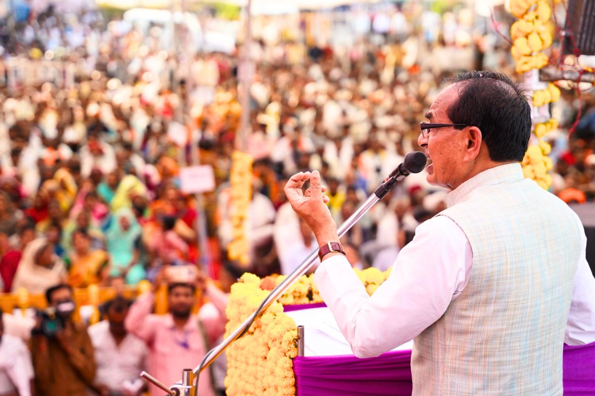 शिवराज सिंह चौहान का बड़ा ऐलान..’लाड़ली बहना तो चलेगी ही और अब बहनों को लखपति
बनाऊंगा’