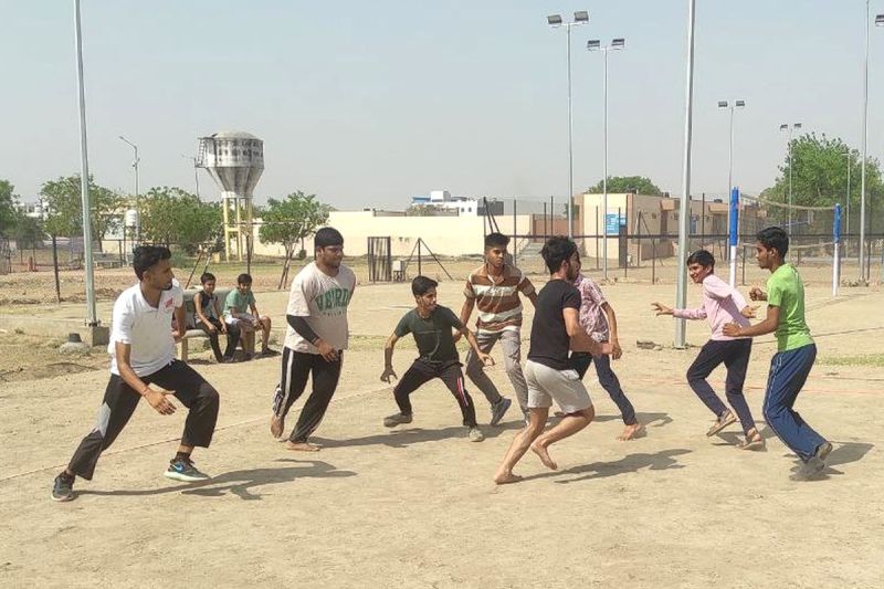 स्पर्धाओं में दिखाया दमखम, मैदान में महिला-पुरुष के बीच दिखी जोर आजमाइश