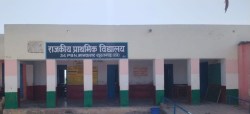 शिक्षा के मंदिरों में अंधेरा,कैसे संवरेगा बच्चों का भविष्य - image