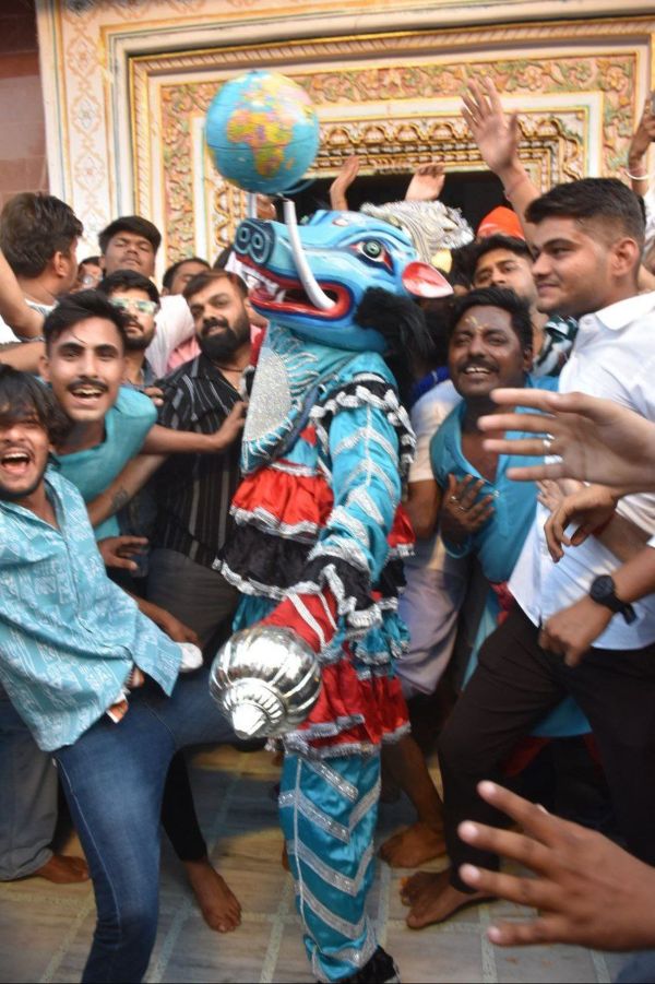 Varaha Avatar Utsav celebrated in Banshiwala temple of the city: Devotees gathered to see Varaha Leela