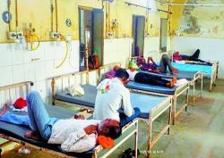 मौसम की मार : अस्पताल की ओपीडी 2300 के पार, लोग हो रहे बीमार - image