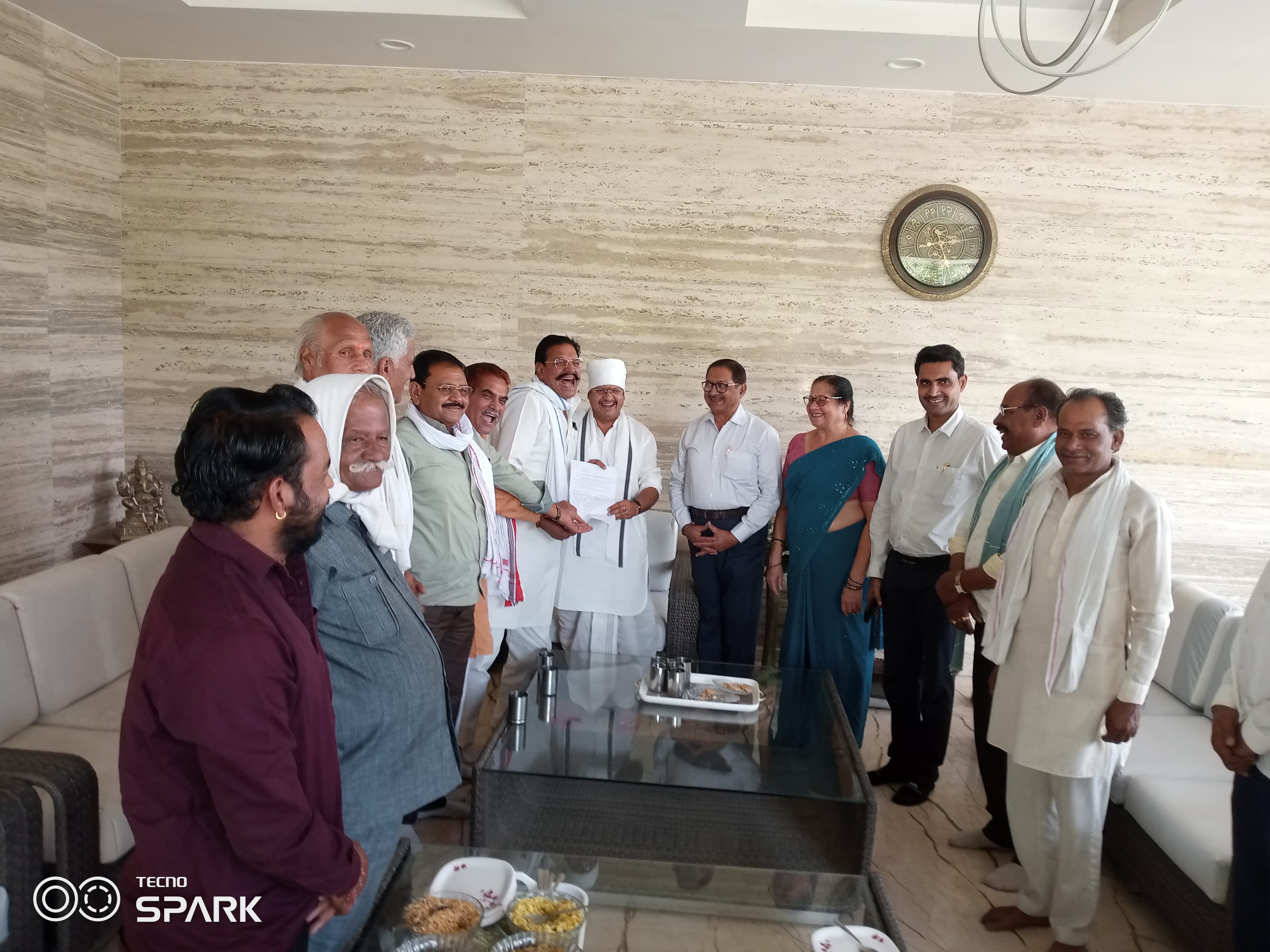 क्षत्रिय समाज ने महाराणा प्रताप के नाम से सामुदायिक भवन निर्माण को लेकर सौंपा
मांग पत्र