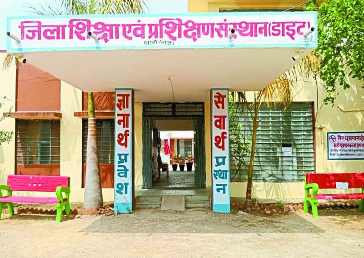 जिले में परीक्षा परीणाम 93.75 प्रतिशत रहा। जिसमें छात्राओं ने बाजी मारी। जिले में कुल 21 हजार 439 परीक्षार्थियों ने परीक्षा दी जिसमें छात्र 11 हजार 176 तथा 10 हजार 263 छात्राओं ने परीक्षा दी। इसमें 93.11 प्रतिशत छात्र तथा 94.46 प्रतिशत छात्राएं पास हुई।