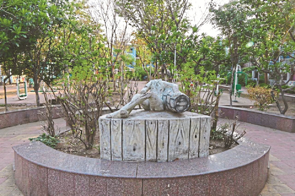 CG News: आंधी-तूफान और बारिश से गार्डन बदहाल, ओपन जिम की मशीनें भी हो रही खराब