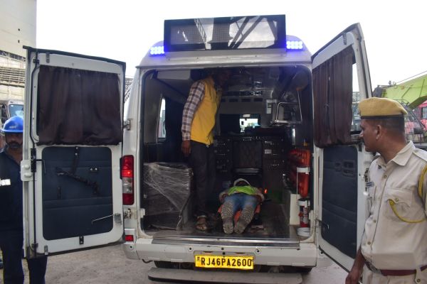 Mock Flop: Franchise on air strike, specialty police catch hold of danadnati mouse and rescue team