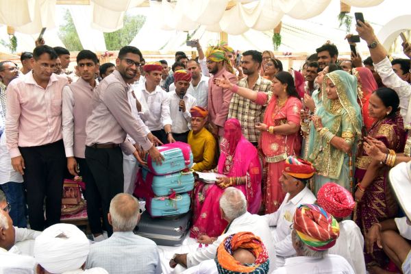 Myra of 21 crore 11 thousand