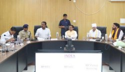 जिले के स्वास्थ्य संस्थानों में चले रहे 447 करोड़ रुपए के कार्य समय पर पूरा
करें- राजेंद्र शुक्ल - image