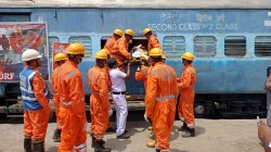 रेलवे ने किया मॉकड्रिल- नई दिल्ली से पुरी जा रही ट्रेन की जनरल बोगी में धमका - image