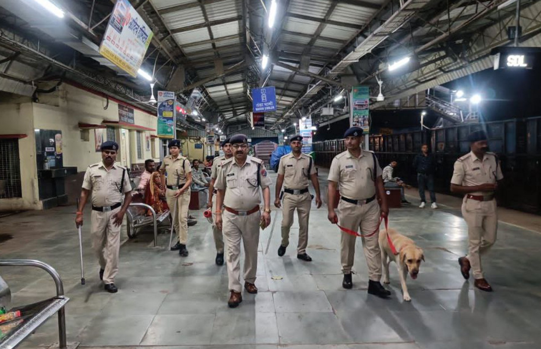 रेलवे स्टेशन में सघन जांच शुरू, भ्रामक व अपुष्ट सूचना पोस्ट करने पर होगी
कार्रवाई