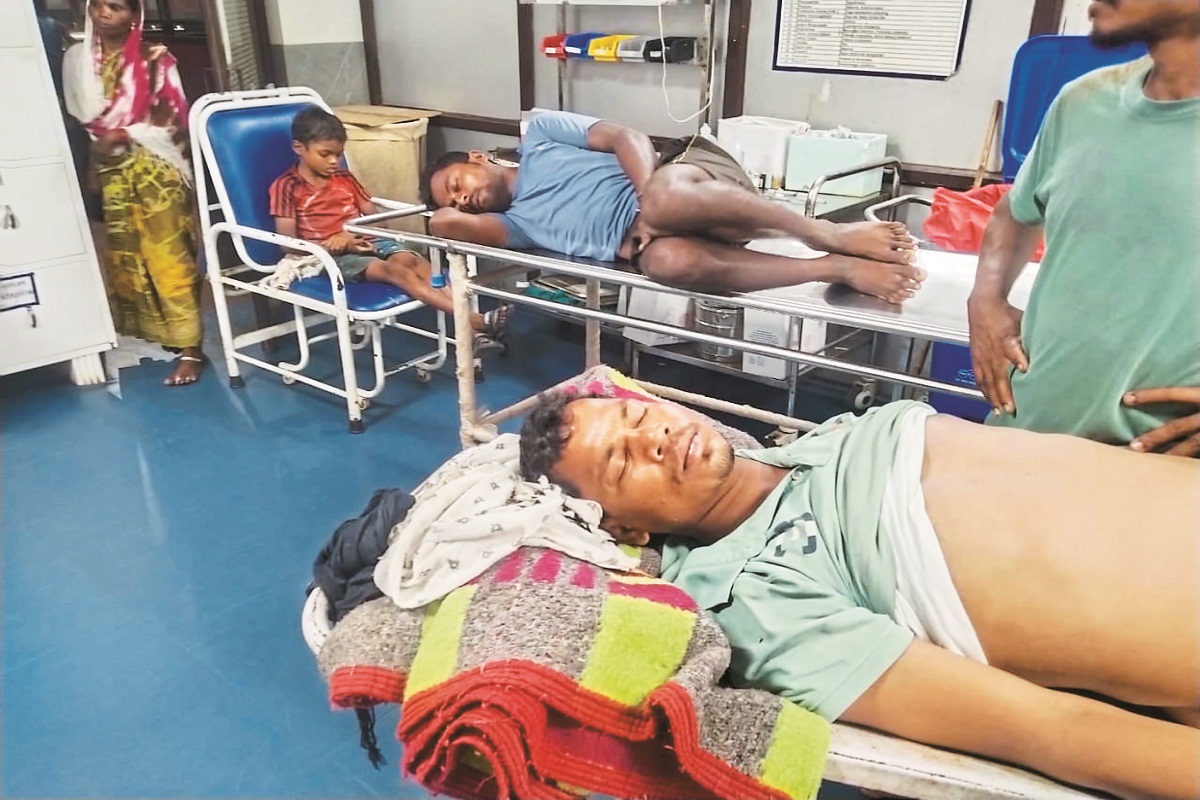 Sky Lightning Death: आकाशीय बिजली गिरने से 2 की मौत, 5 घायल, बारिश से बचने पेड़
के नीचे खड़े थे ग्रामीण