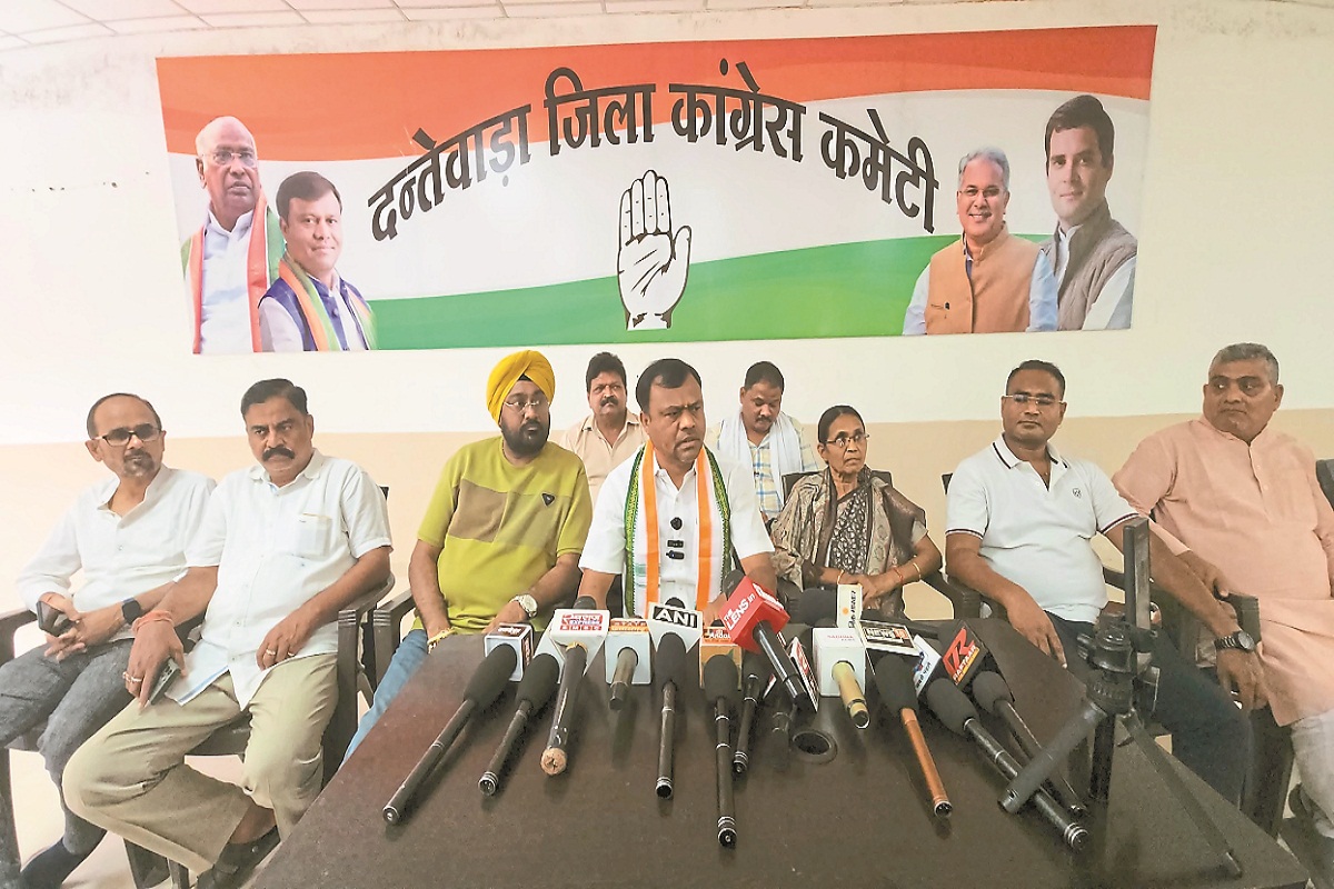 CG News: बस्तर की खनिज संपदा को बेचने आतुर हो रही BJP, PCC दीपक बैज ने साय सरकार
पर साधा निशाना