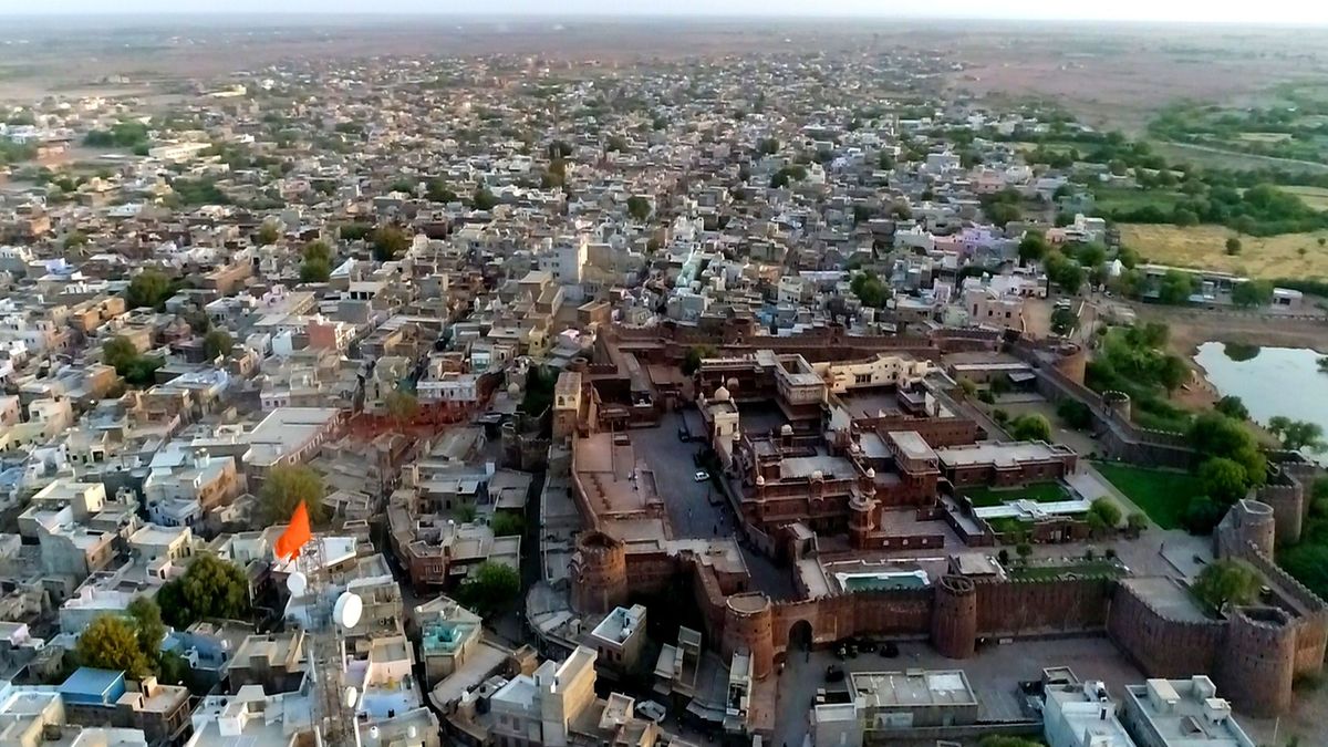 गौरव की छाया में सपनों की तलाश, परमाणु पहचान के बीच रोजगार और शिक्षा की पुकार