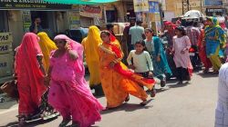 रेत, लू और राहत: बुजुर्गों ने सिखाया जीने का तरीका, पहनावे में छुपा है लू से
बचाव - image