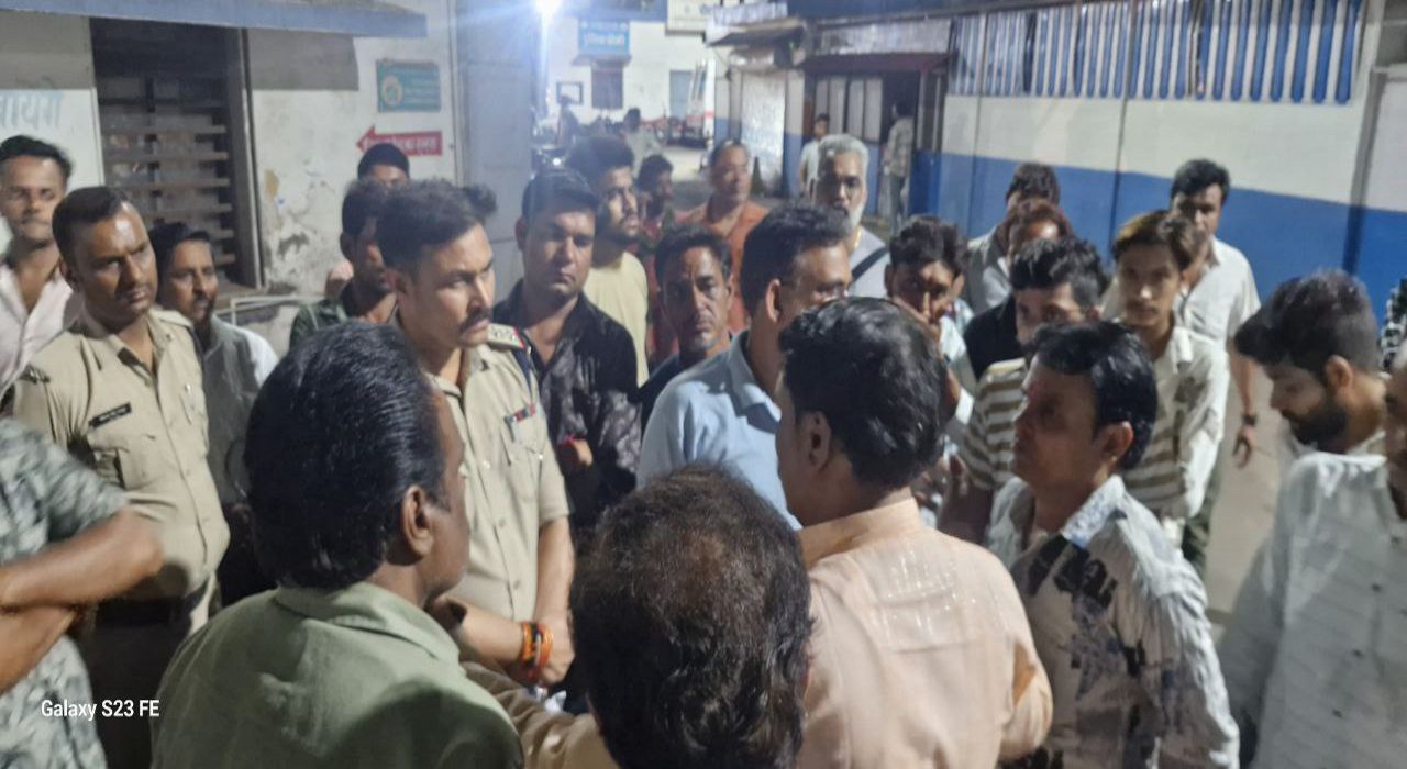 भाई ने बताई मौत के पीछे की कहानी, बोला ४ लाख रुपए रखे थे भाई, मौत के बाद जांच शुरू