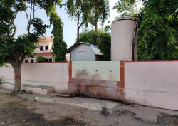 महुआ खुर्द टोल नाके पर नहीं पीने को पानी, टंकी बनी दिखावा - image