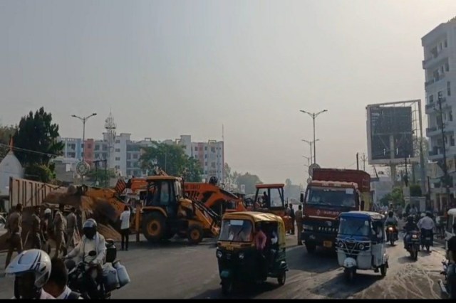 Ayodhya-Lucknow Highway Accident