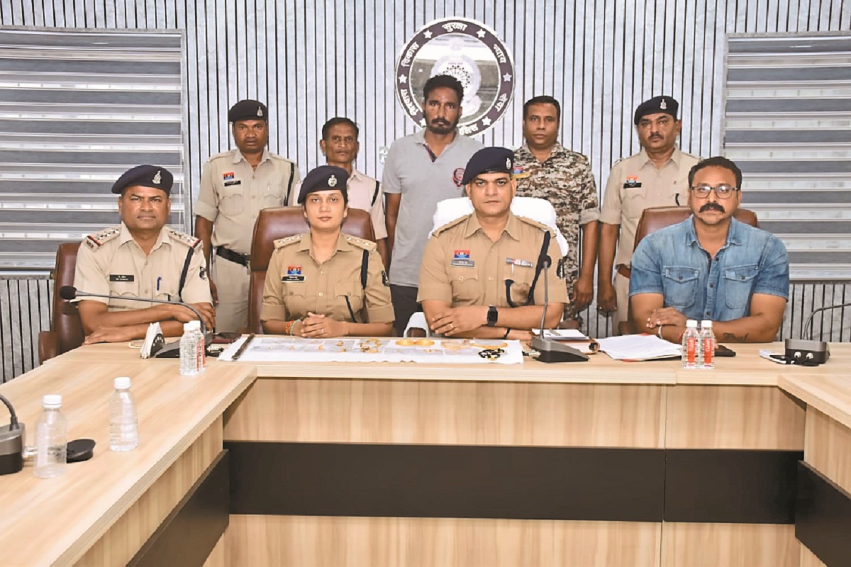 CG Theft News: रिटायर्ड फौजी के घर से लाखों के जेवरात पार, पंजाब से पकड़ाया चोर…