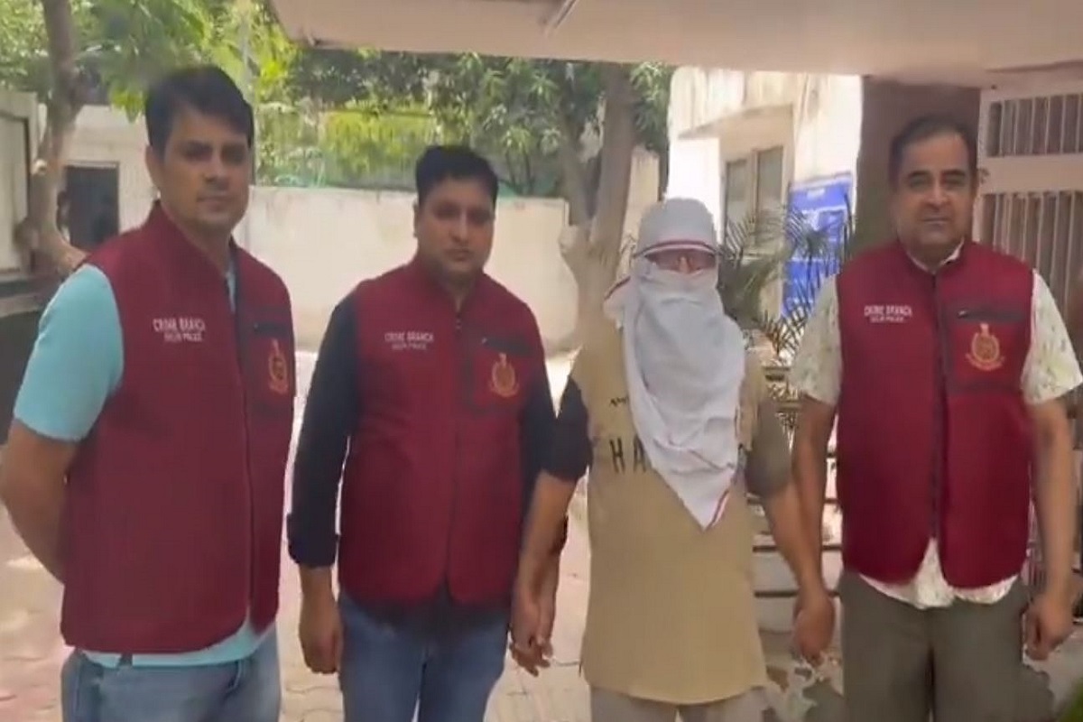 कौन है Doctor Death? हरियाणा, UP और राजस्थान में 50 से ज्यादा कत्ल, मगरमच्छों को
खिलाता था लाशें