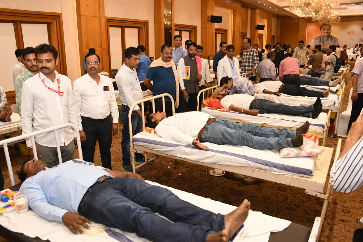 सागर में भाजपा के पूर्व मंत्री भूपेंद्र सिंह के जन्म दिवस पर रक्तदान करने उमड़ा
जन सैलाब